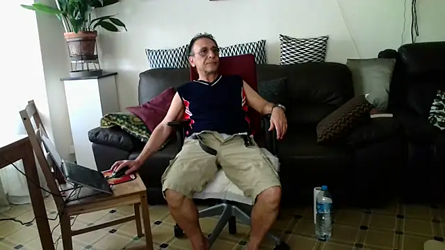 HETEREOMAN online show from September 2025 03:57:01 PM