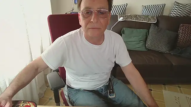 HETEREOMAN online show from April 2026 03:38:02 PM