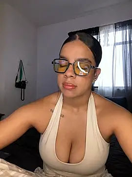 trianawhite online show from March 2026 03:18:02 PM