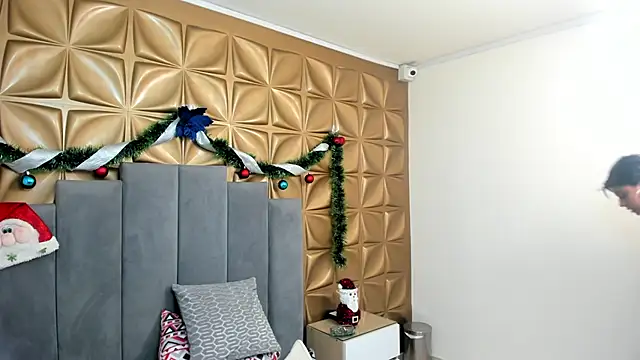 Snapshot of melani_dream chatting on December 2024 07:15:01 AM melani dream online show from December 2024 07:15:01 AM