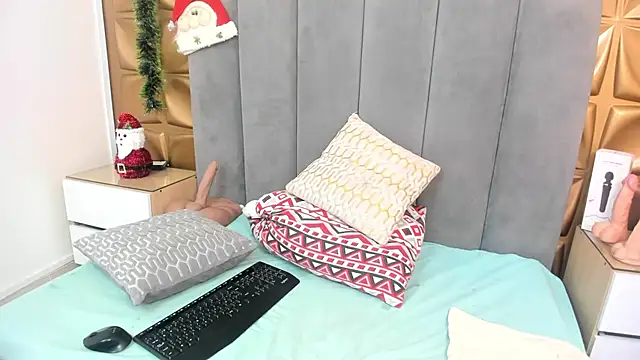 Snapshot of melani_dream chatting on January 2025 01:42:02 PM melani dream online show from January 2025 01:42:02 PM