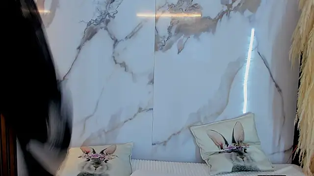 hannahill69 online show from February 2025 10:45:01 AM