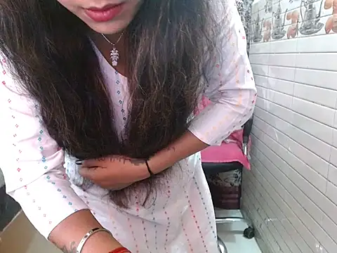 LovingPihu online show from March 2026 06:03:02 AM