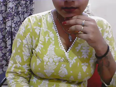 LovingPihu online show from May 2026 05:24:02 AM