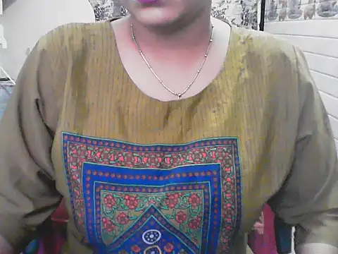 LovingPihu online show from June 2026 06:03:02 AM