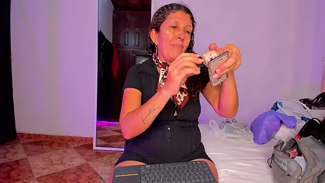Keyla Milf online show from December 2025 02:43:02 AM