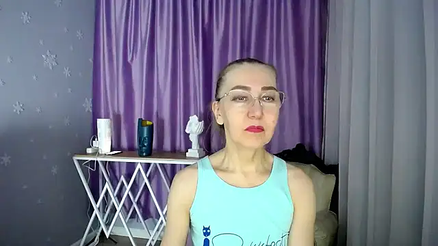 queen a n i online show from February 2025 01:19:02 PM