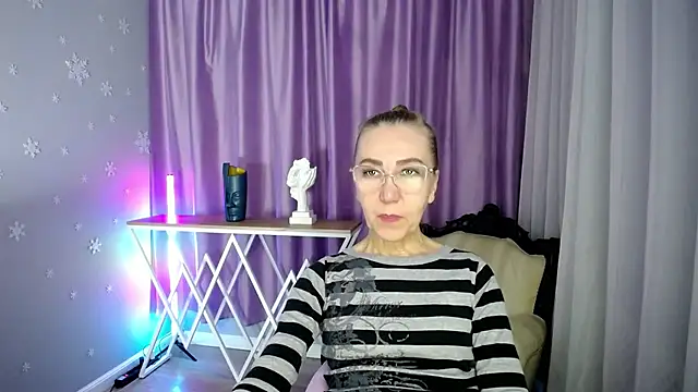 queen a n i online show from September 2025 09:09:01 AM