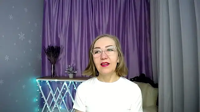 queen a n i online show from May 2026 07:14:01 AM