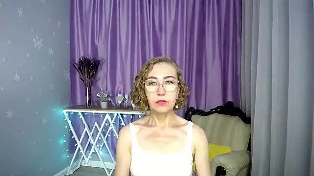 queen a n i online show from July 2026 10:00:02 AM