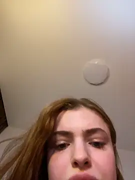 Snapshot of KylieStarrr chatting on March 2026 10:03:01 PM KylieStarrr online show from March 2026 10:03:01 PM