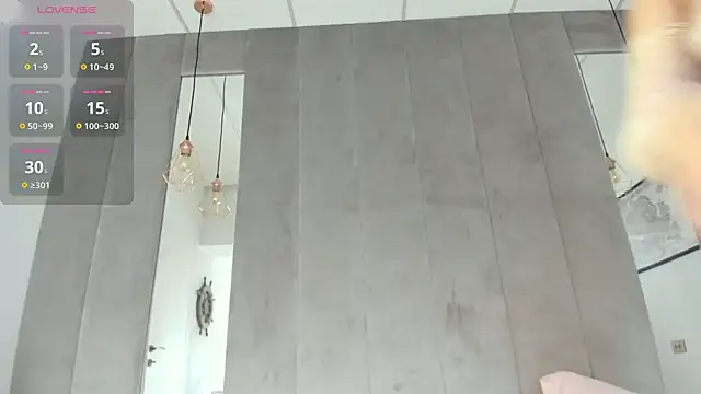 Naila18 online show from September 2025 06:50:02 AM