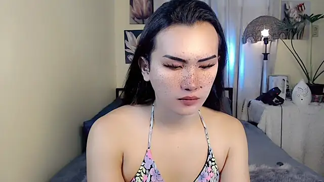 beatrice 21 online show from October 2025 12:45:01 AM