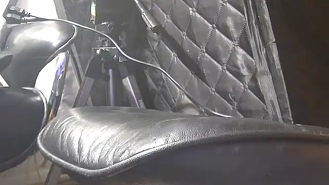 Snapshot of TheHellBilly chatting on October 2025 11:13:02 PM TheHellBilly online show from October 2025 11:13:02 PM