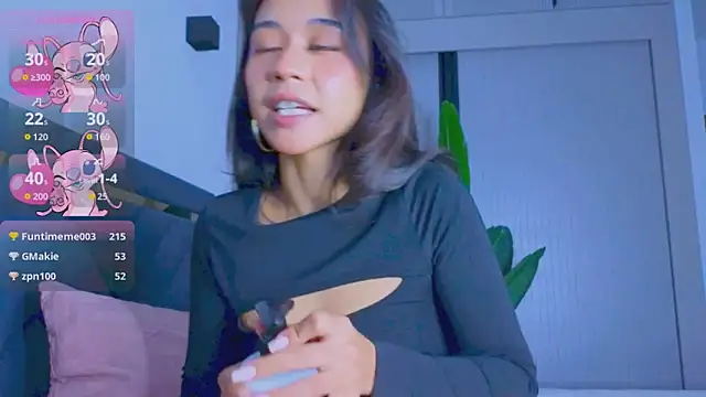 Mia Tin online show from October 2025 05:00:01 PM