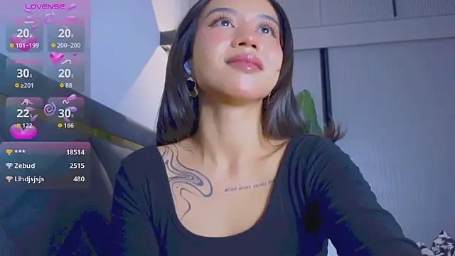 Mia Tin online show from November 2025 02:39:01 PM