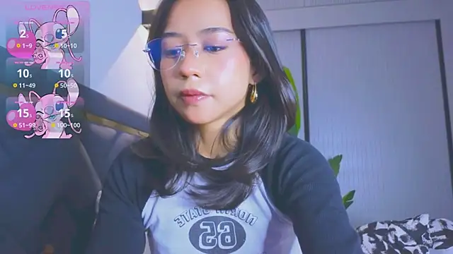 Mia Tin online show from November 2025 03:02:01 PM