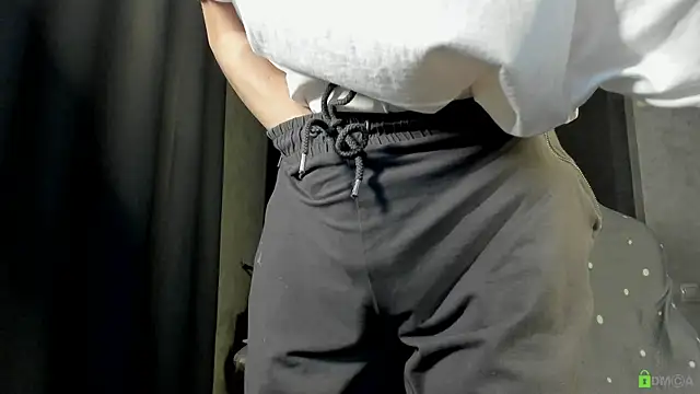 Snapshot of Courtney_Luv chatting on October 2025 04:08:01 PM Courtney Luv online show from October 2025 04:08:01 PM