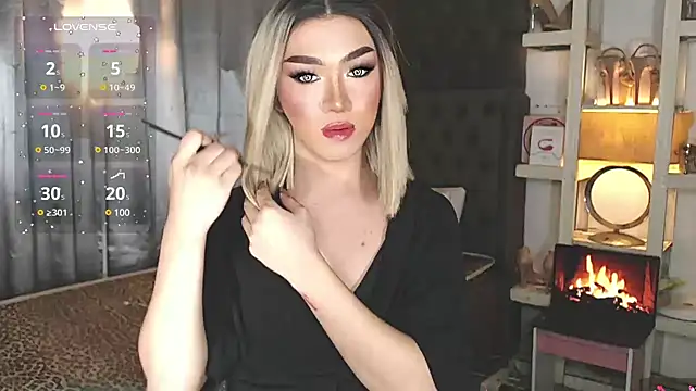 Snapshot of Local_Hoelyx chatting on December 2024 11:03:02 PM Local Hoelyx online show from December 2024 11:03:02 PM