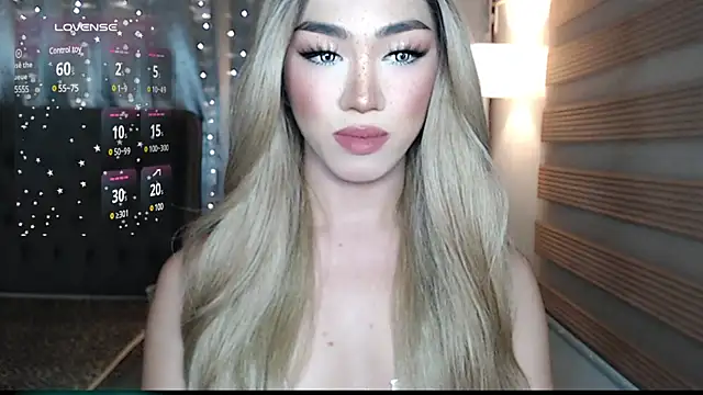 Snapshot of Local_Hoelyx chatting on December 2024 08:03:02 PM Local Hoelyx online show from December 2024 08:03:02 PM