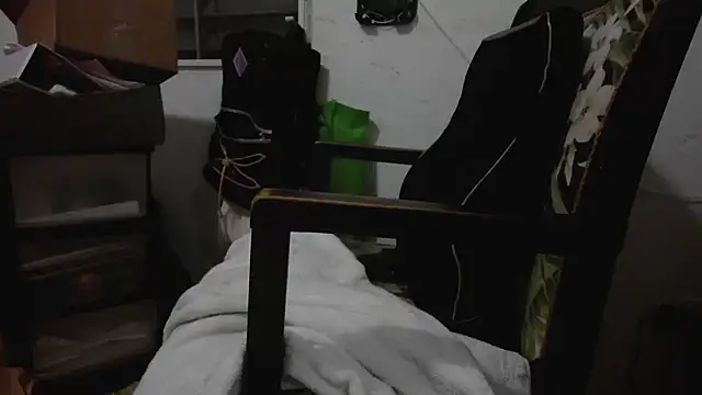 poppergirl69 online show from December 2024 04:55:02 AM