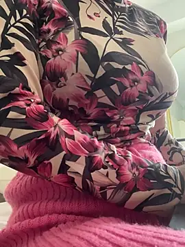 DulceMya6 online show from May 2026 12:57:01 PM
