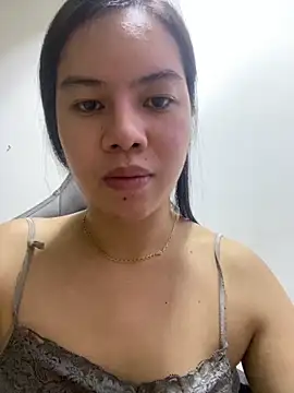 Snapshot of Hebefemme chatting on February 2026 11:06:02 AM Hebefemme online show from February 2026 11:06:02 AM