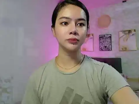 Snapshot of Hebefemme chatting on March 2026 06:10:01 AM Hebefemme online show from March 2026 06:10:01 AM