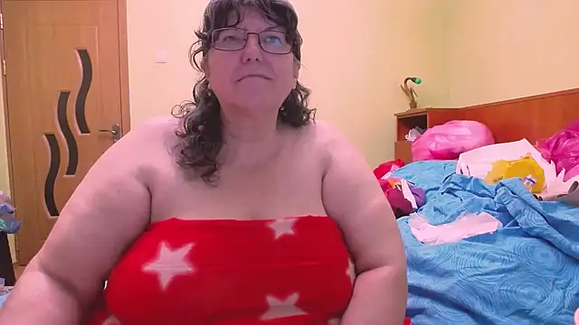 Snapshot of HugeTits chatting on December 2025 01:35:02 AM HugeTits online show from December 2025 01:35:02 AM