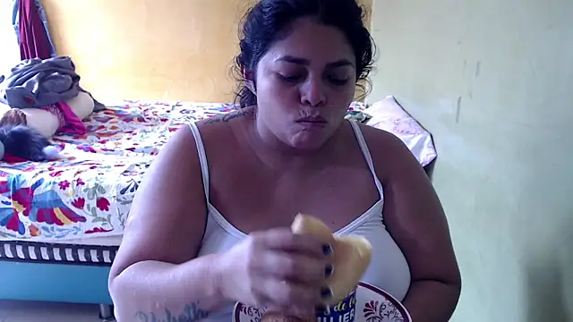 yulieth bbw online show from October 2025 03:21:02 PM