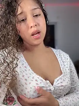 Snapshot of Shara_dreams chatting on March 2025 11:39:02 PM Shara dreams online show from March 2025 11:39:02 PM