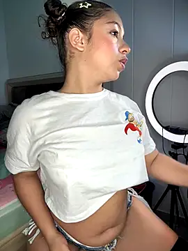 Snapshot of Shara_dreams chatting on September 2025 12:32:01 AM Shara dreams online show from September 2025 12:32:01 AM