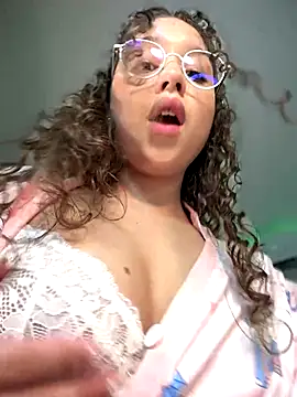 Snapshot of Shara_dreams chatting on September 2025 11:54:01 PM Shara dreams online show from September 2025 11:54:01 PM