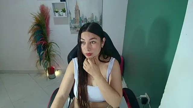 Snapshot of bella_99_ chatting on February 2026 01:18:02 PM bella 99 online show from February 2026 01:18:02 PM