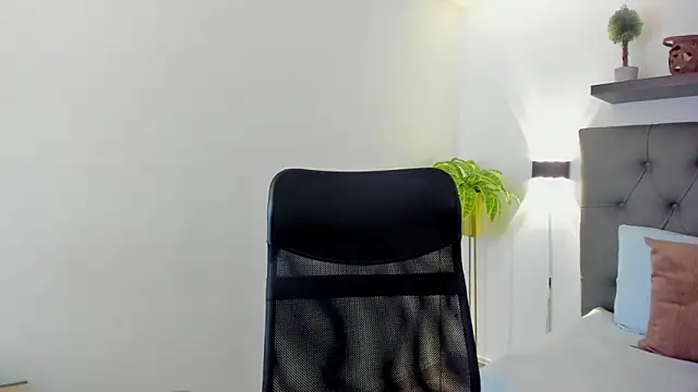 Snapshot of bella_99_ chatting on April 2026 11:26:02 AM bella 99 online show from April 2026 11:26:02 AM