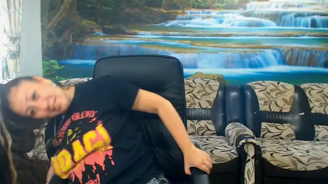 MoistMady online show from October 2025 07:06:02 AM