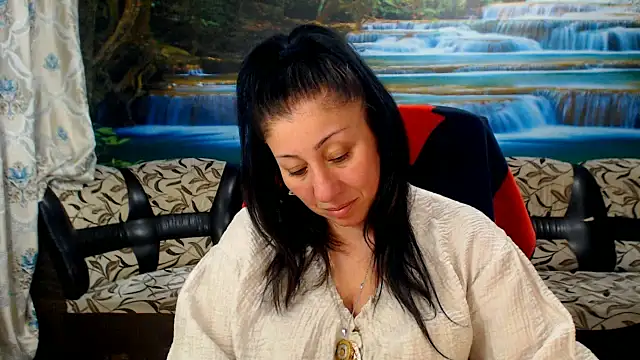 MoistMady online show from April 2026 05:18:01 PM