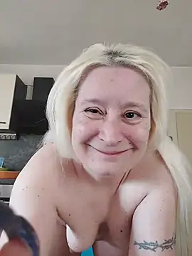 Snapshot of GeileEstelle chatting on May 2026 05:35:01 AM GeileEstelle online show from May 2026 05:35:01 AM
