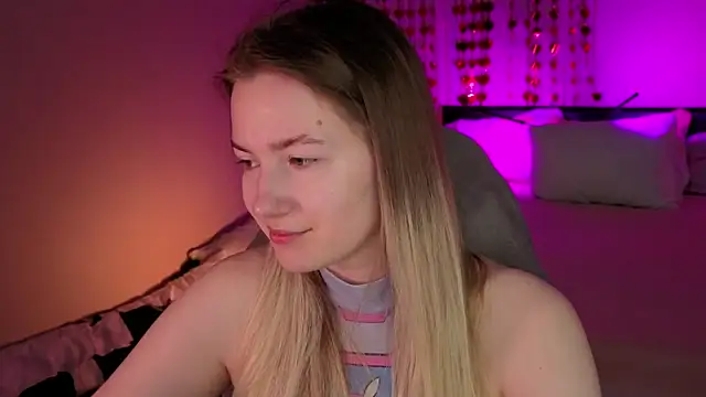 Snapshot of elinanortas chatting on April 2026 04:32:01 AM elinanortas online show from April 2026 04:32:01 AM