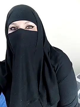 evelyn  salah online show from June 2026 10:10:02 PM