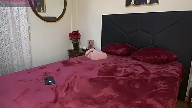 adellle online show from December 2025 09:17:01 AM