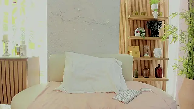 Scarleett 22 online show from February 2026 07:48:01 PM