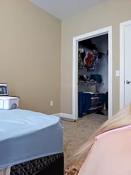 AmethystFoxx online show from September 2025 06:30:02 PM