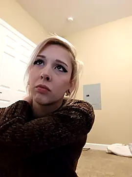 AmethystFoxx online show from December 2025 10:16:01 PM