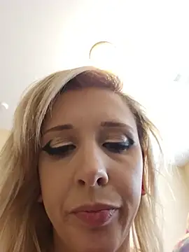AmethystFoxx online show from May 2026 06:24:01 PM