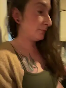Mini And The Bear online show from May 2026 05:53:01 PM