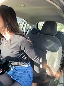 Snapshot of amanilouve chatting on February 2026 09:30:02 AM amanilouve online show from February 2026 09:30:02 AM