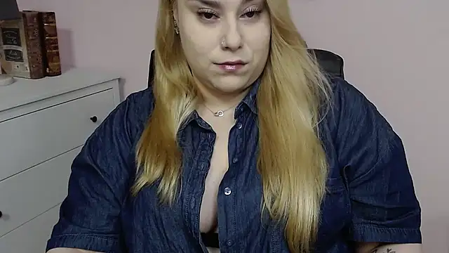 Snapshot of XgloryHAILEY chatting on March 2025 10:27:02 PM XgloryHAILEY online show from March 2025 10:27:02 PM