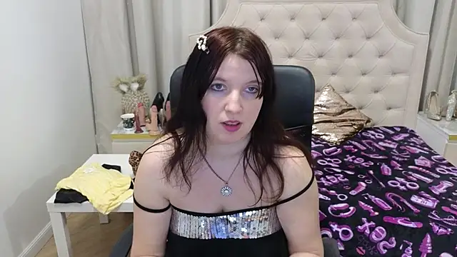 AmazingTori online show from January 2026 02:00:01 PM