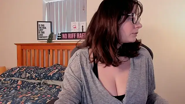 LucieWinters UK online show from January 2025 12:35:02 PM